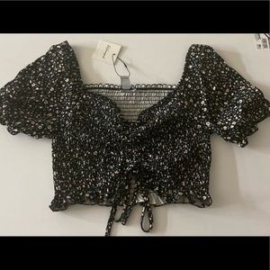 Off the shoulder flower ribbed top